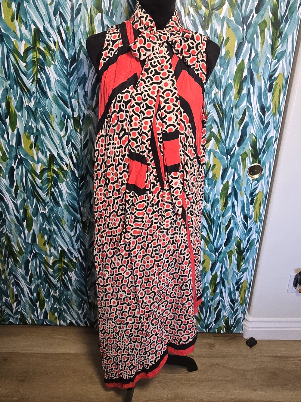 Tracy Reese 100%silk Red and Black Sleeveless Printed Tie-Neck Maxi Dress
